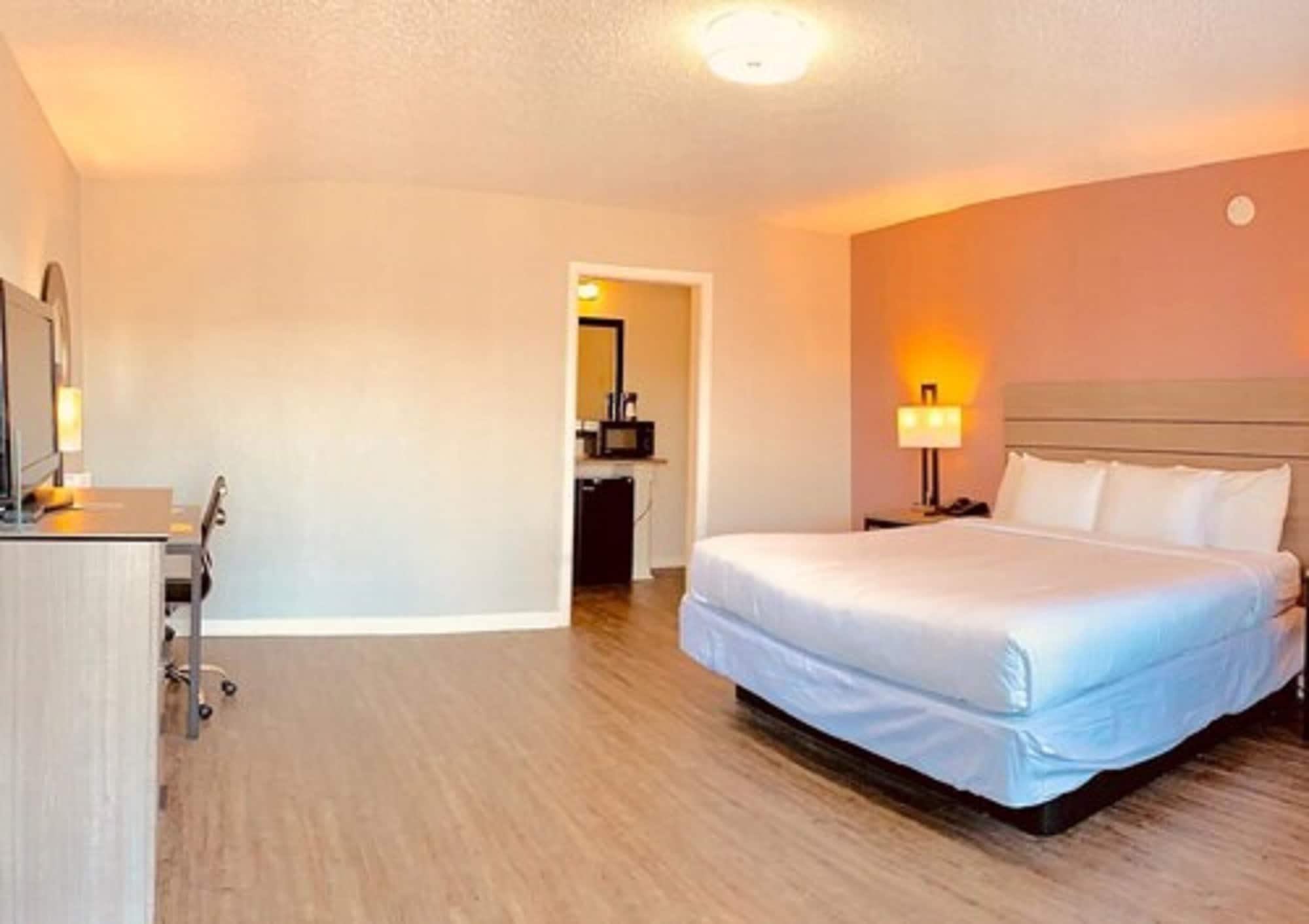 אבילן Econo Lodge Inn & Suites מראה חיצוני תמונה