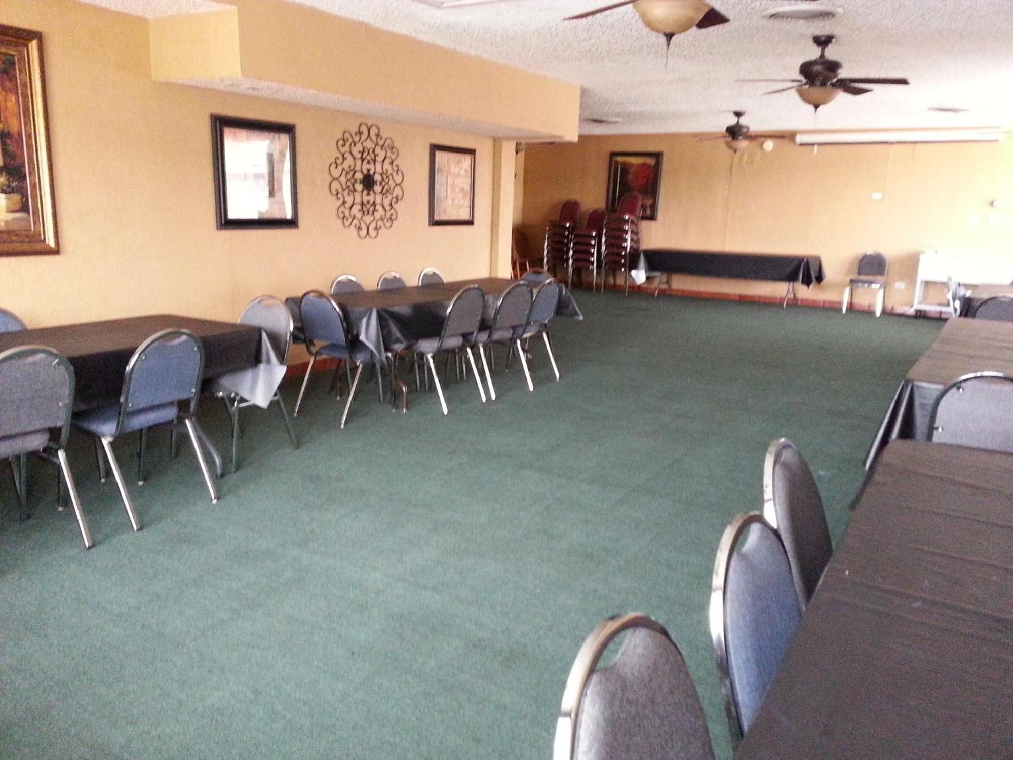 אבילן Econo Lodge Inn & Suites מראה חיצוני תמונה